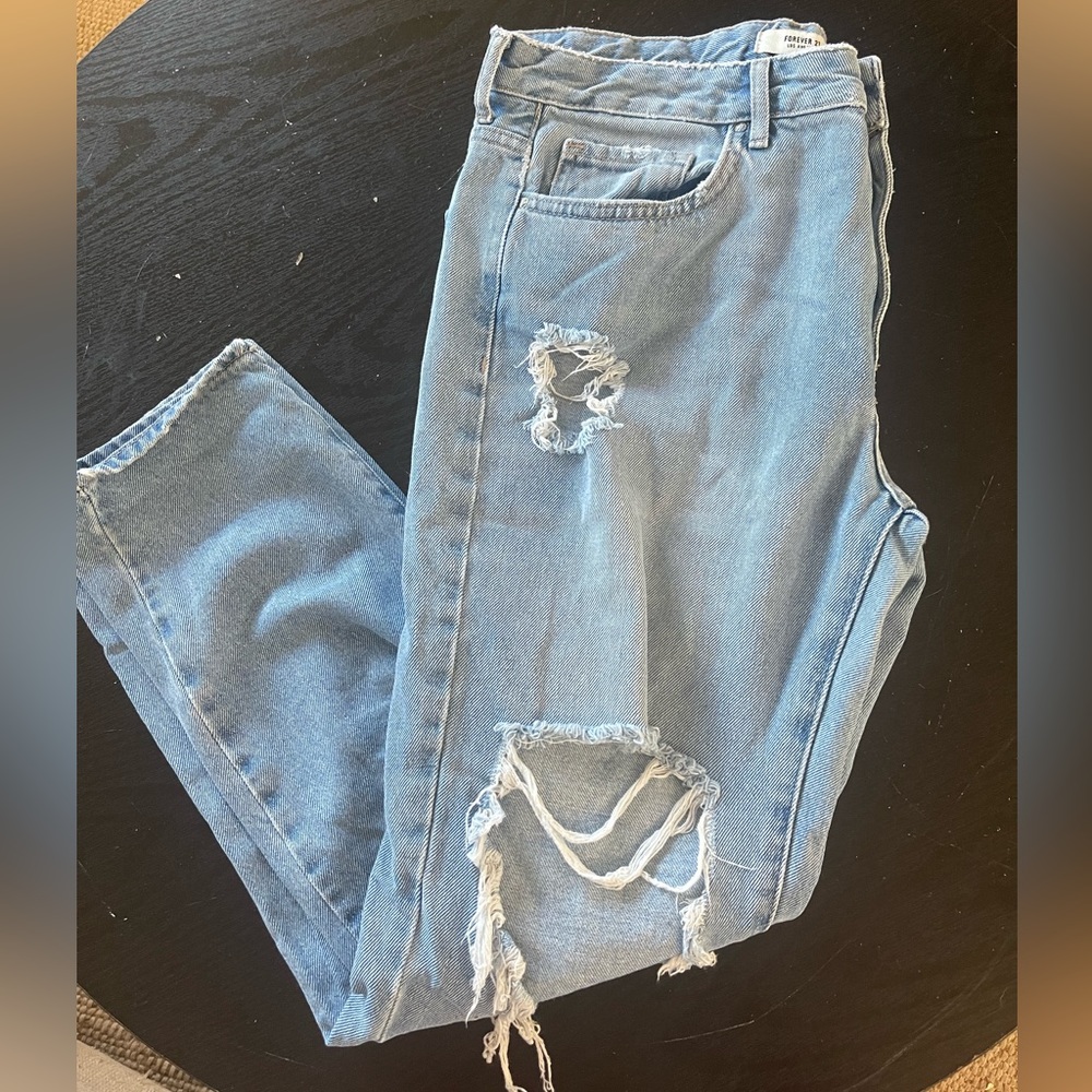F21 Distressed Jeans